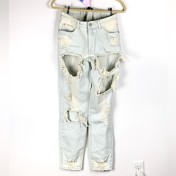 Women’s NEW Missguided Ripped/Shredded Denim High Waist Boyfriend Jeans, 6 - NWT - Picture 1 of 11